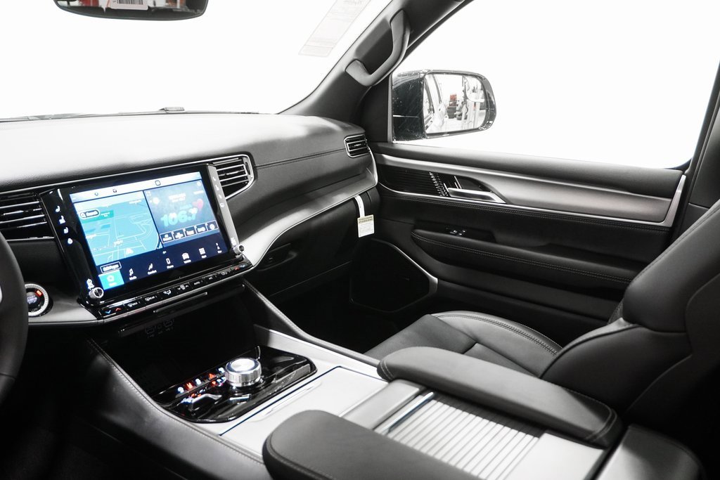 New 2026 Jeep Grand Wagoneer L 4WD image 18