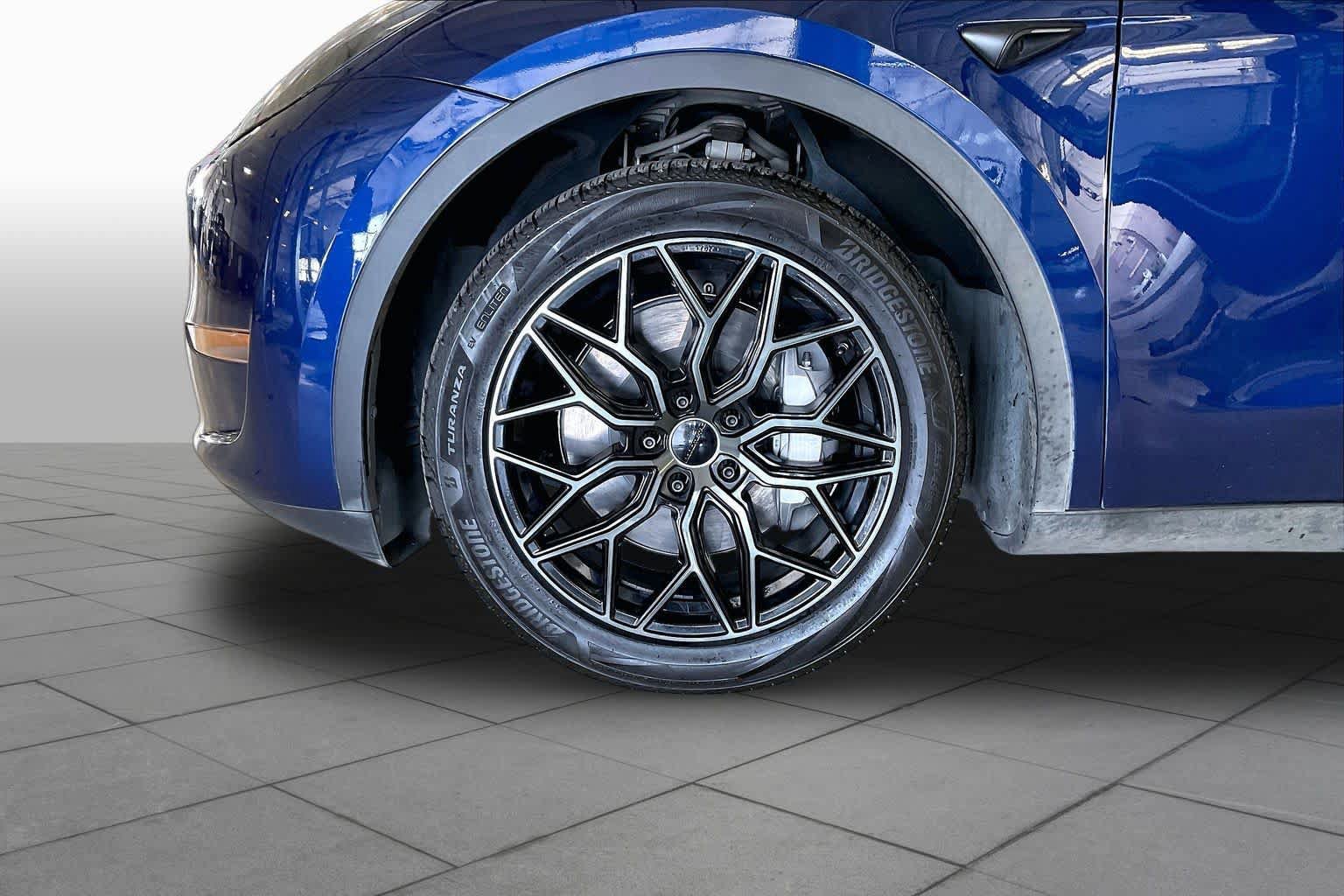 Used 2023 Tesla Model Y AWD image 10