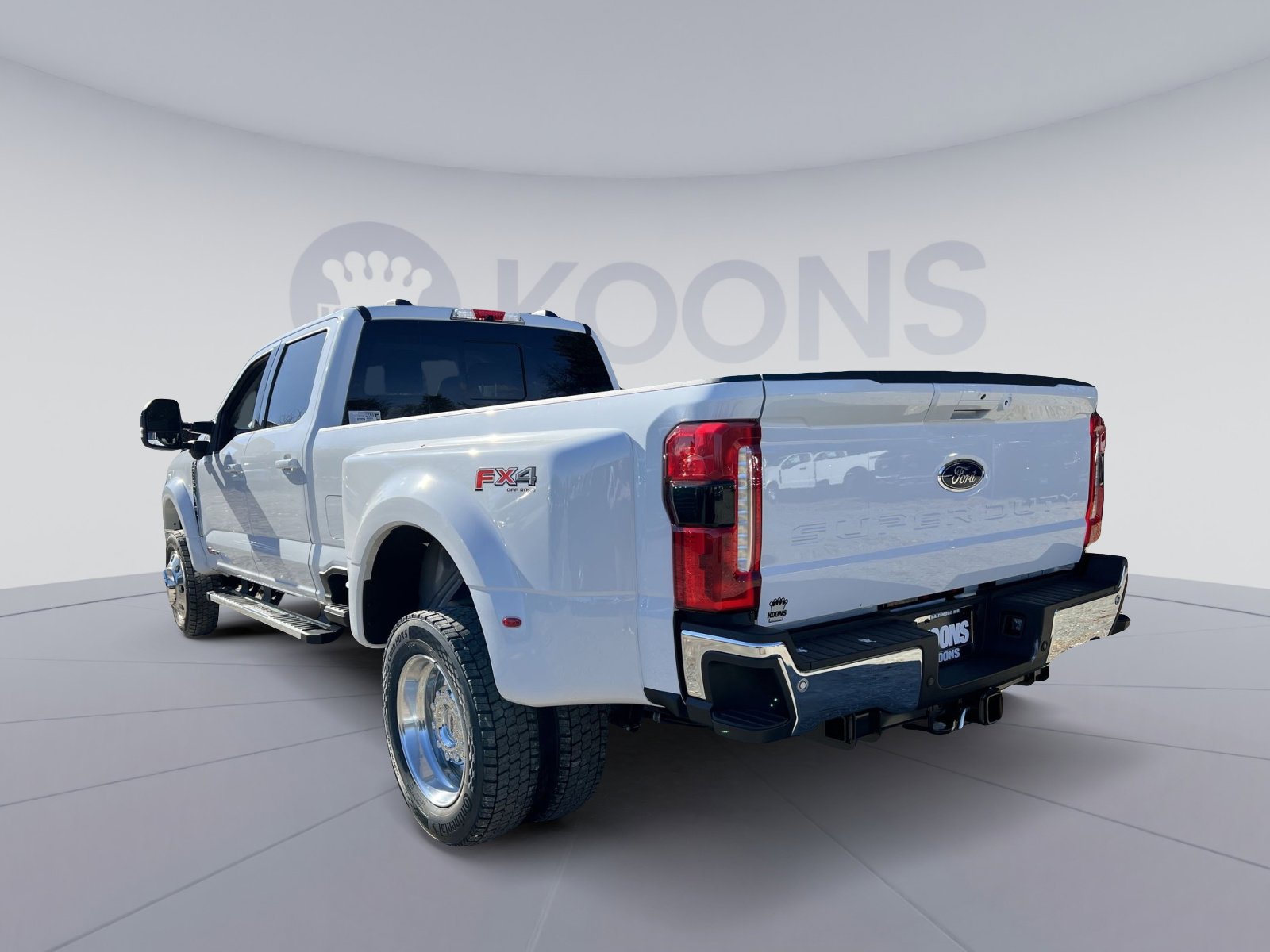 New 2026 Ford F450 XLT w/ XLT Premium Package image 4