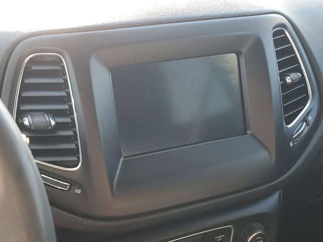 Used 2021 Jeep Compass Latitude FWD image 14