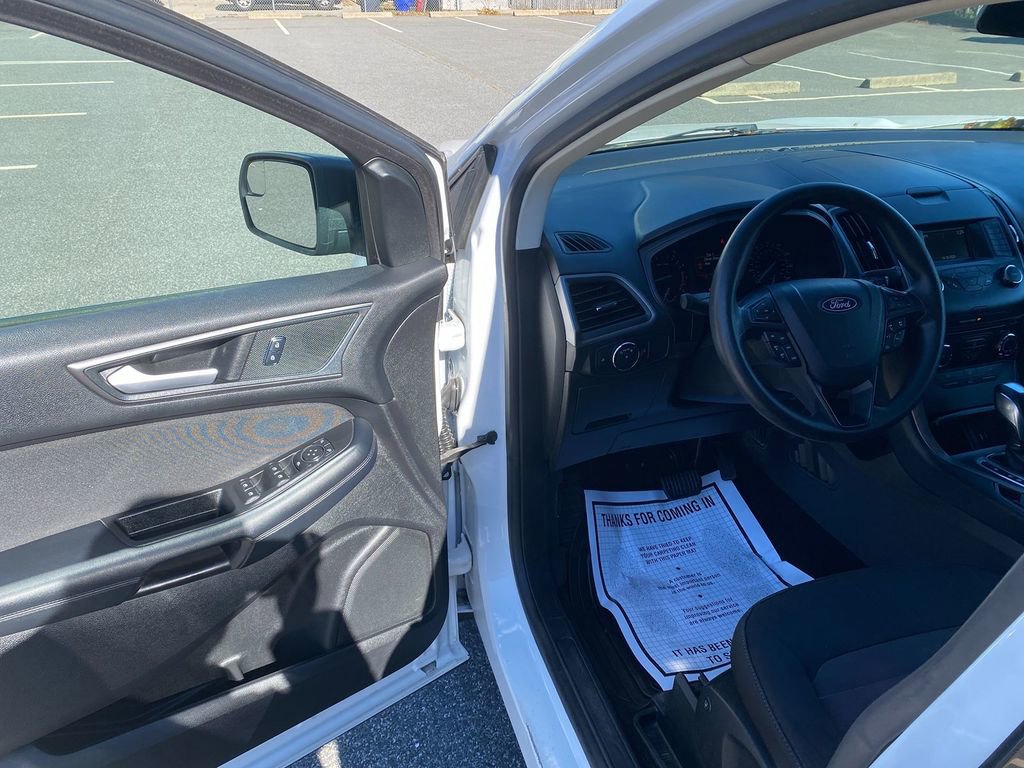 Used 2018 Ford Edge SE image 10