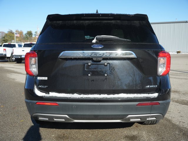 Used 2022 Ford Explorer XLT w/ Equipment Group 202A image 5