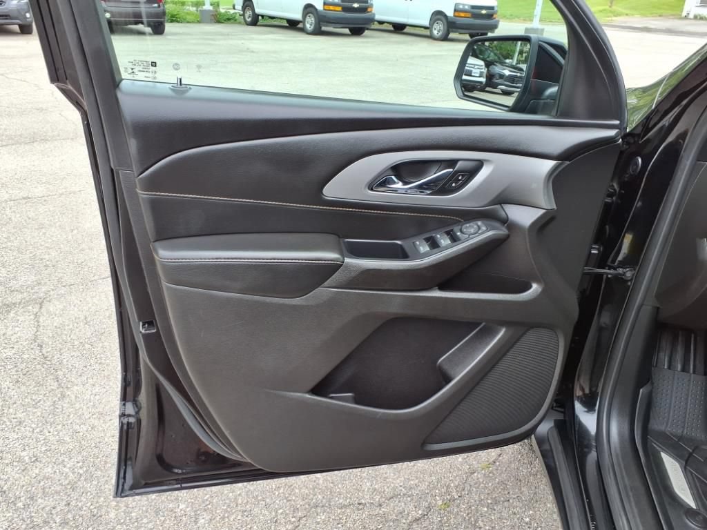 Used 2021 Chevrolet Traverse LS AWD/4WD image 16