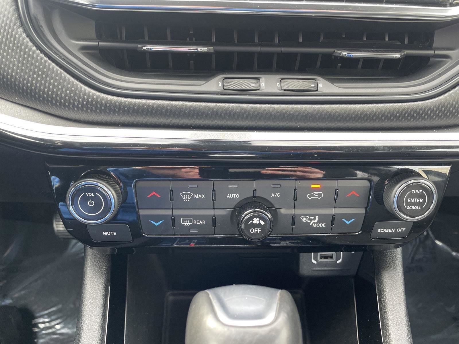 Used 2022 Jeep Compass Trailhawk w/ Sun and Sound Group AWD/4WD image 18