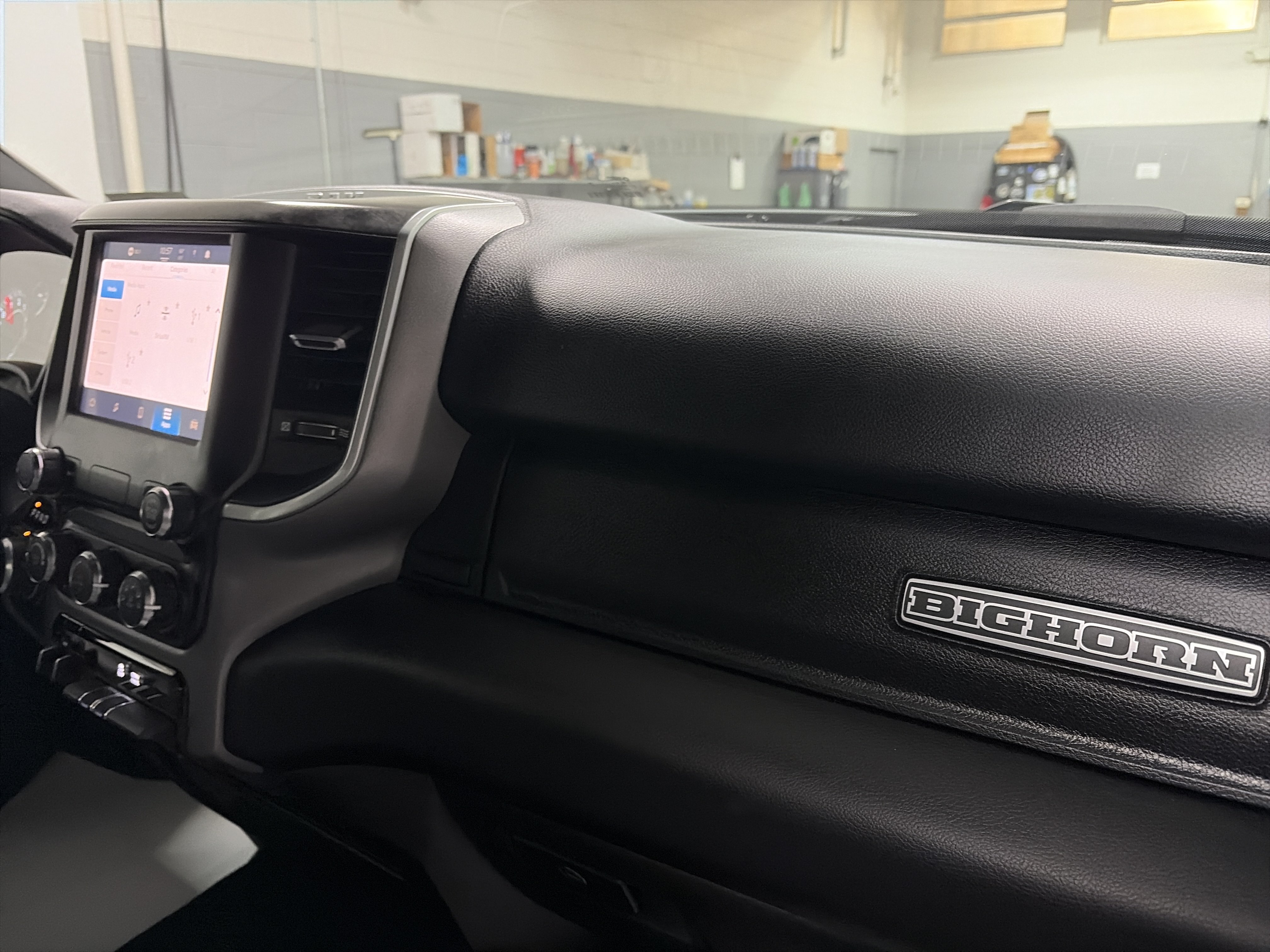 Used 2024 RAM 2500 Big Horn AWD/4WD image 32