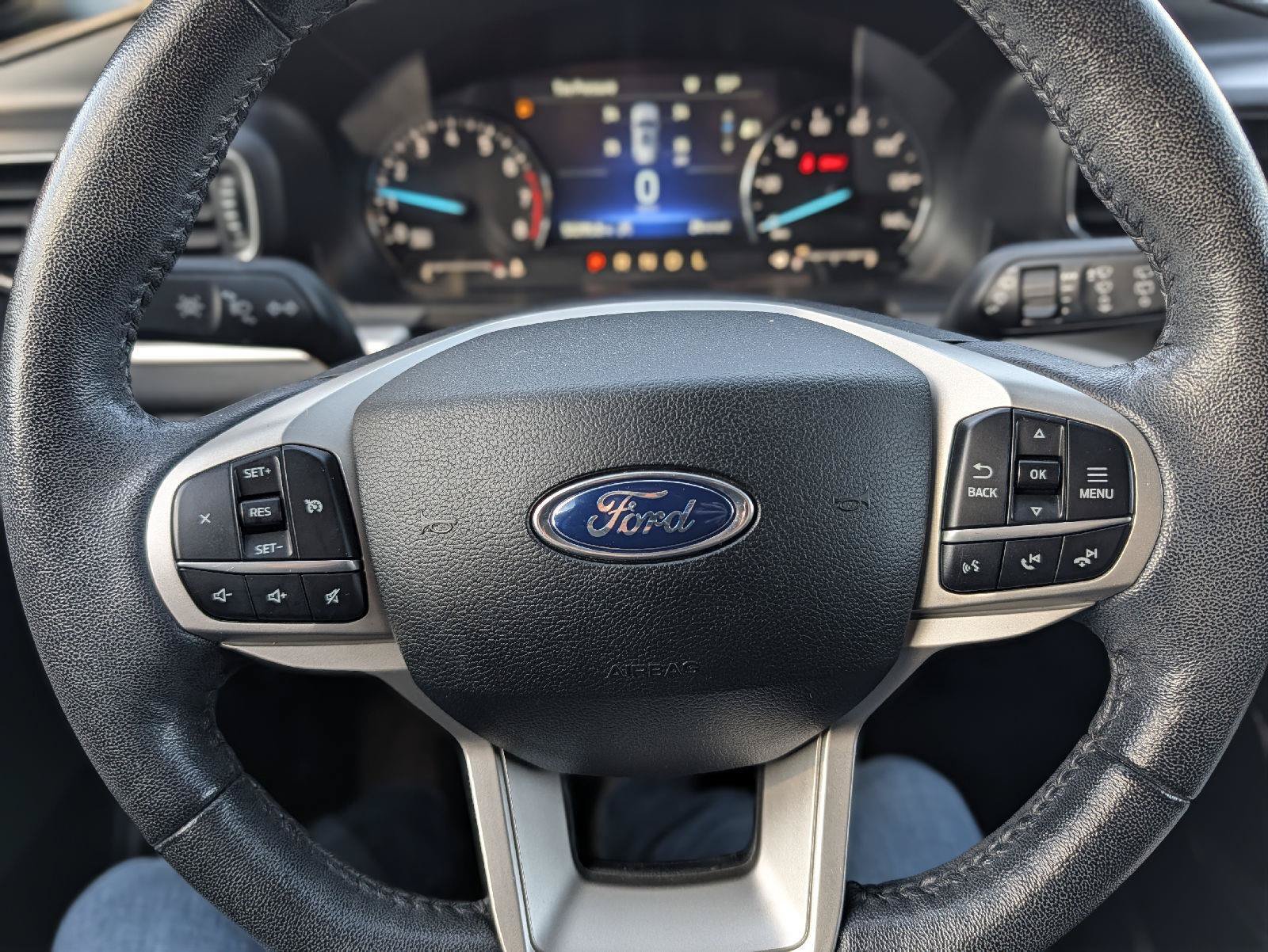 Used 2021 Ford Explorer XLT w/ Equipment Group 202A AWD/4WD image 22