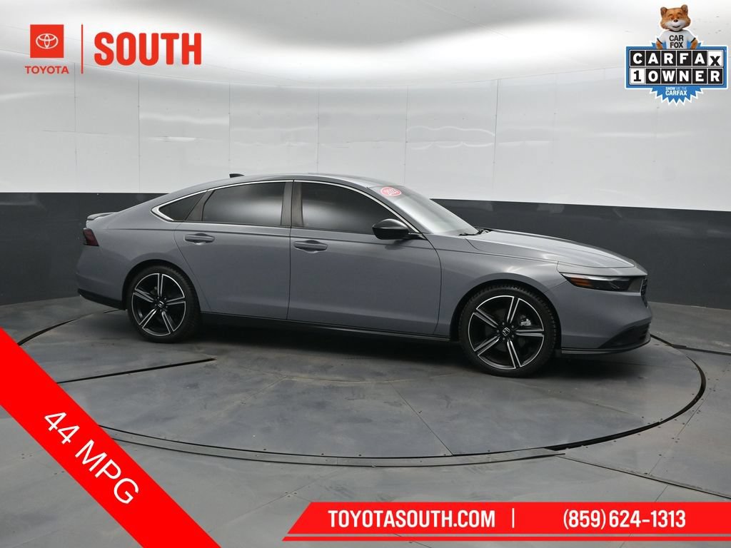 Used 2023 Honda Accord Sport image 1