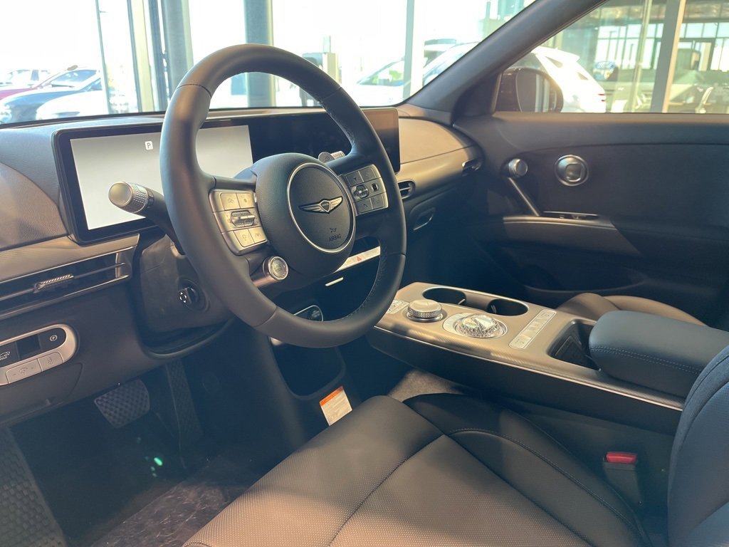 New 2024 Genesis GV60 RWD image 8