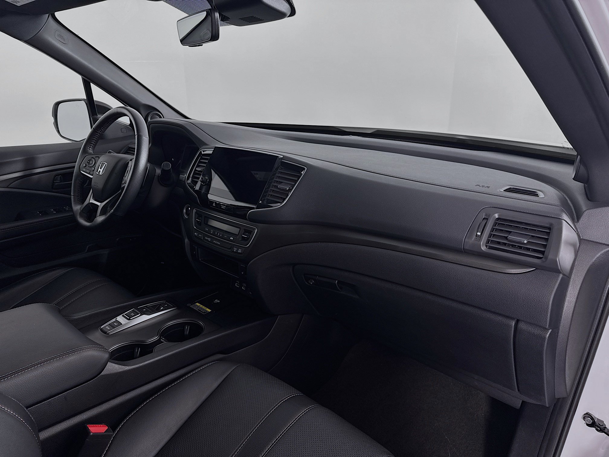 Certified 2024 Honda Passport TrailSport image 30