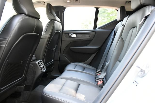 Certified 2026 Volvo XC40 B5 Plus AWD/4WD image 16