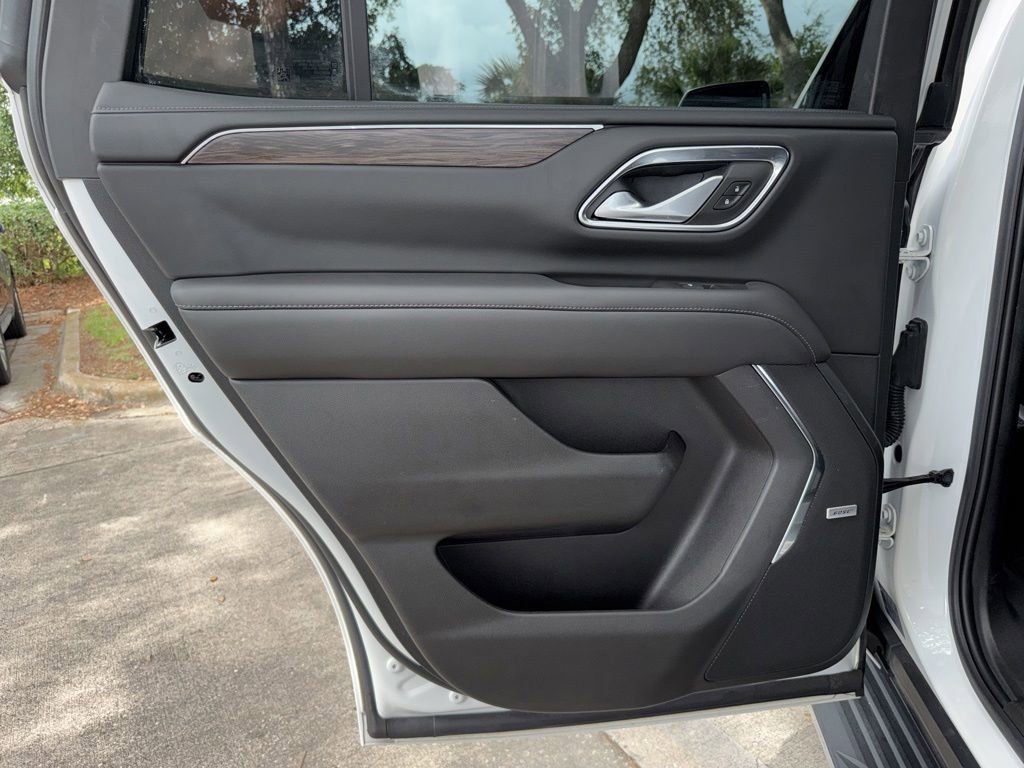 Used 2022 Chevrolet Tahoe LT w/ Luxury Package RWD image 47