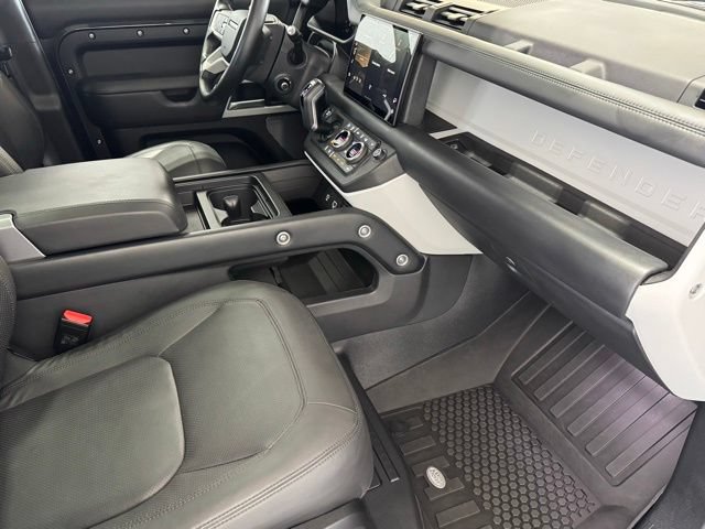 New 2024 Land Rover Defender 110 SE AWD/4WD image 39