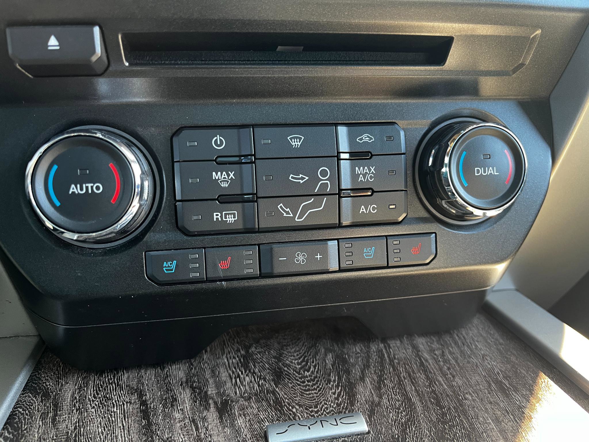 Used 2017 Ford F250 Lariat w/ Lariat Ultimate Package image 39