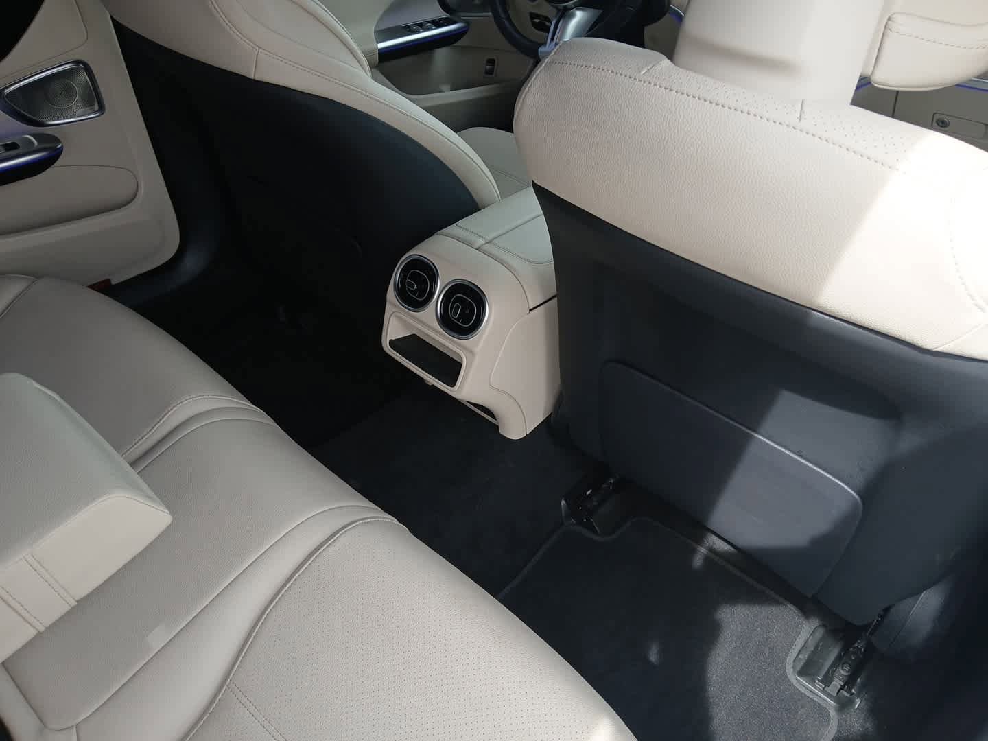 Used 2025 Mercedes-Benz C 300 Sedan image 59