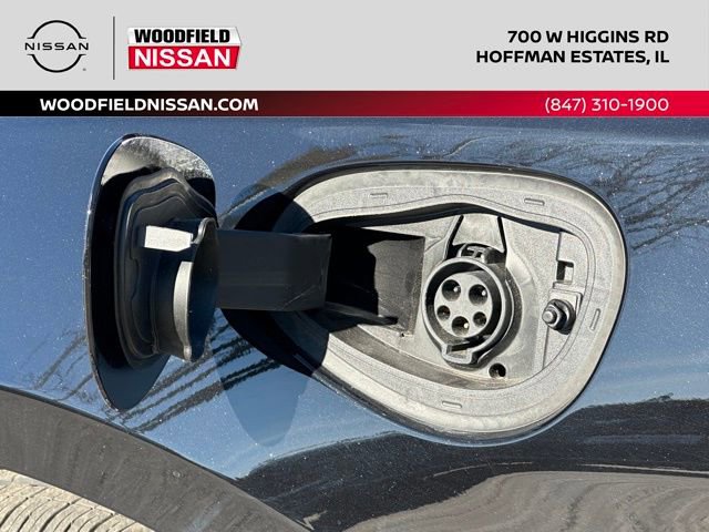 Used 2025 Chrysler Pacifica Select image 13