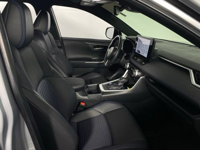 Used 2025 Toyota RAV4 XSE AWD/4WD image 15