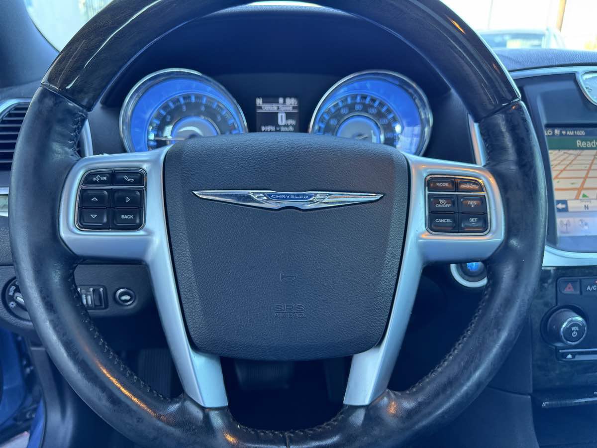 Used 2011 Chrysler 300 C RWD image 39