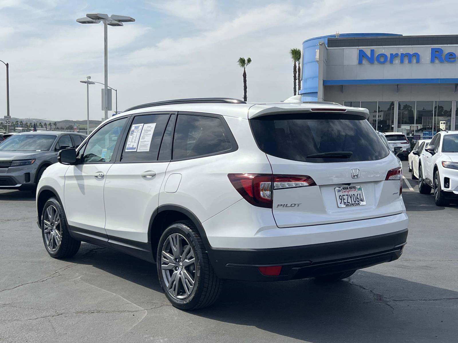 Used 2022 Honda Pilot Sport image 3
