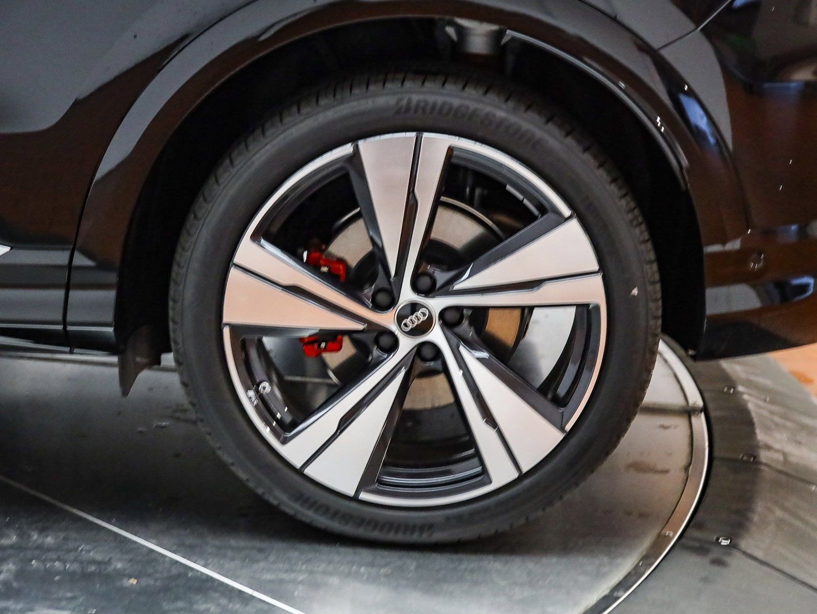 New 2025 Audi SQ5 Premium Plus AWD/4WD image 12