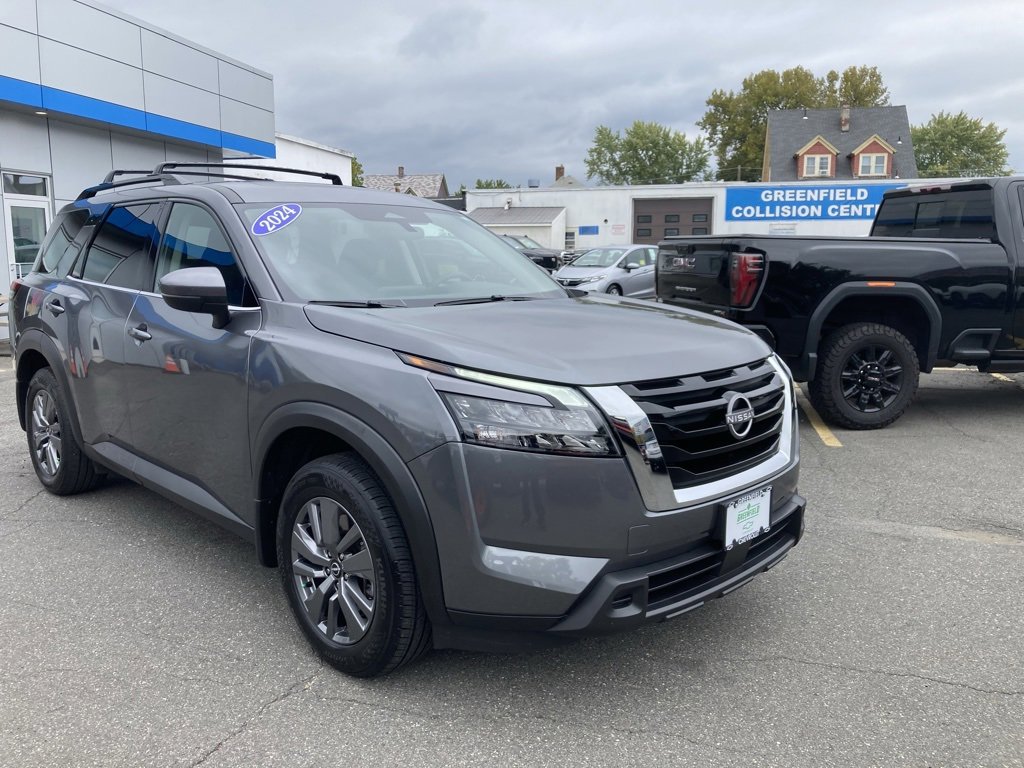 Used 2024 Nissan Pathfinder SV w/ SV Premium Package