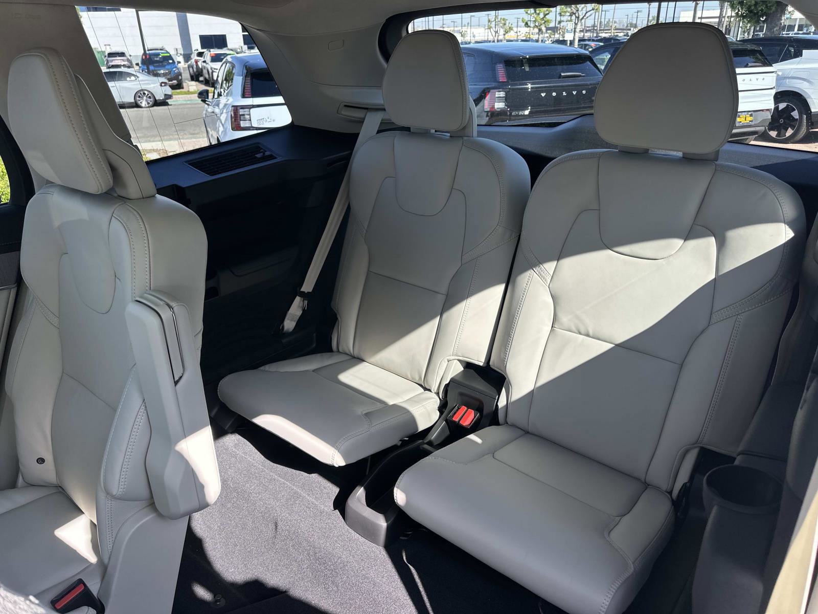 New 2026 Volvo XC90 B6 Ultra w/ Lounge Package AWD/4WD image 18