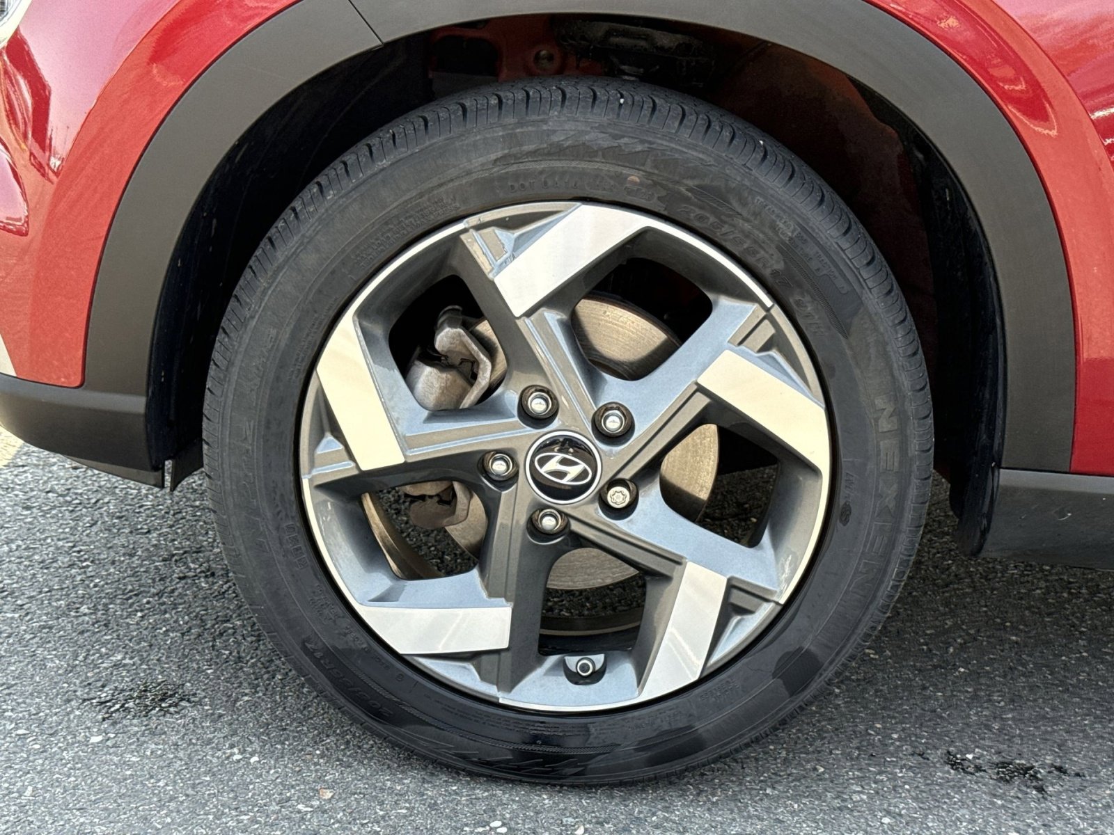 Certified 2024 Hyundai Venue Limited FWD image 12