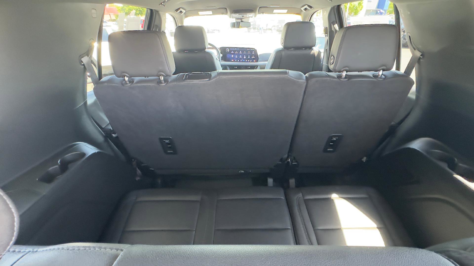 Used 2025 Chevrolet Tahoe LT AWD/4WD image 8