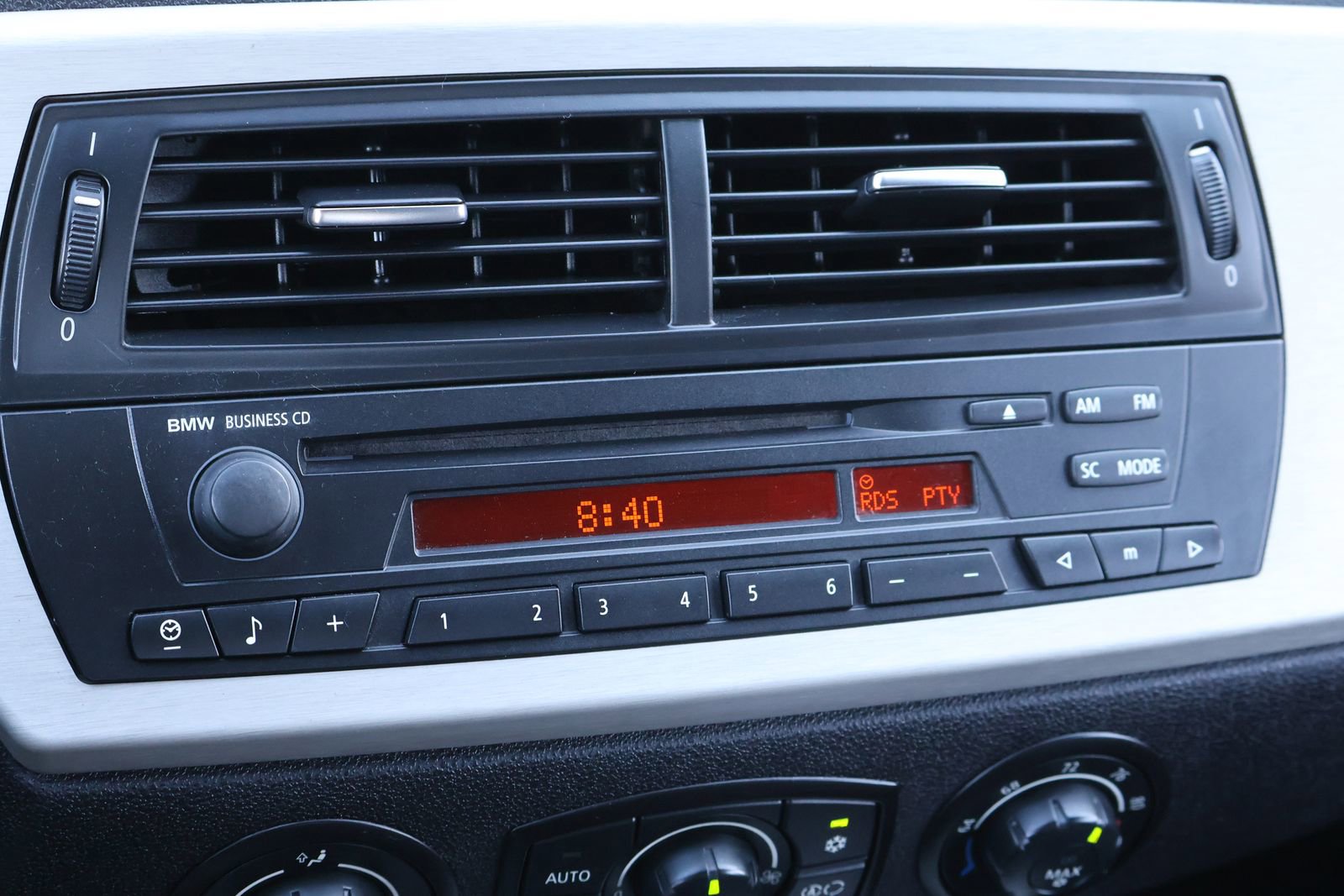 Used 2005 BMW Z4 2.5i image 27