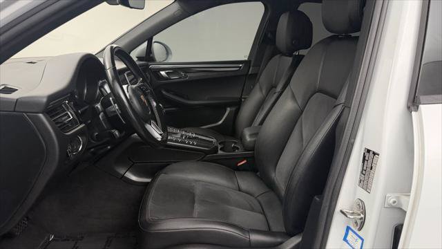 Used 2019 Porsche Macan AWD/4WD image 14