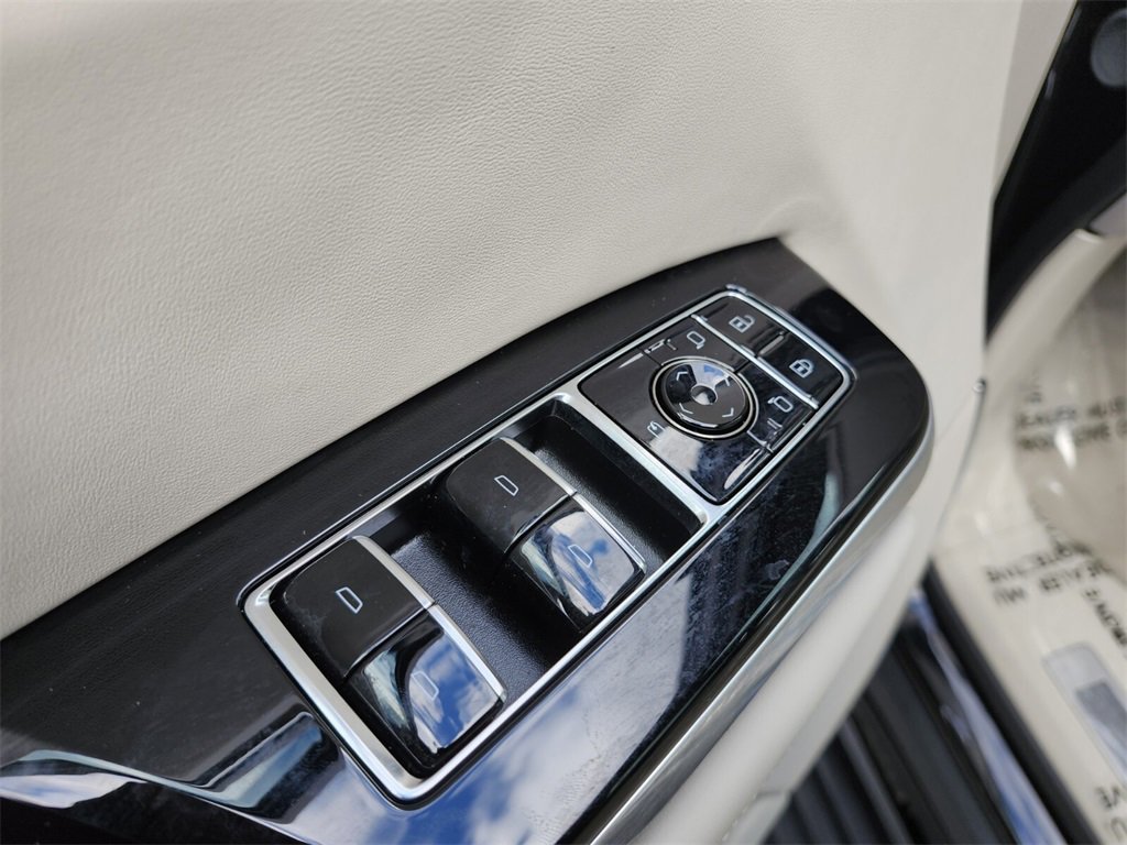 Certified 2025 Cadillac Escalade Sport Platinum image 17