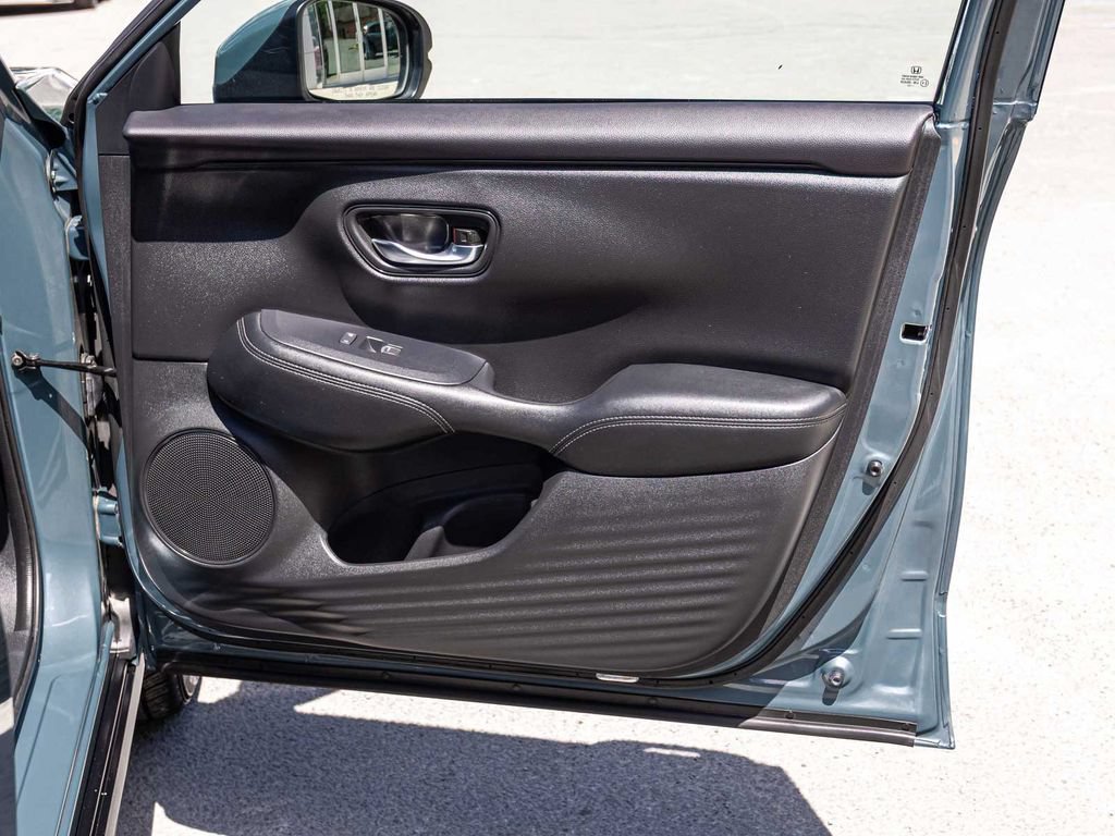 Used 2024 Honda HR-V EX-L image 12
