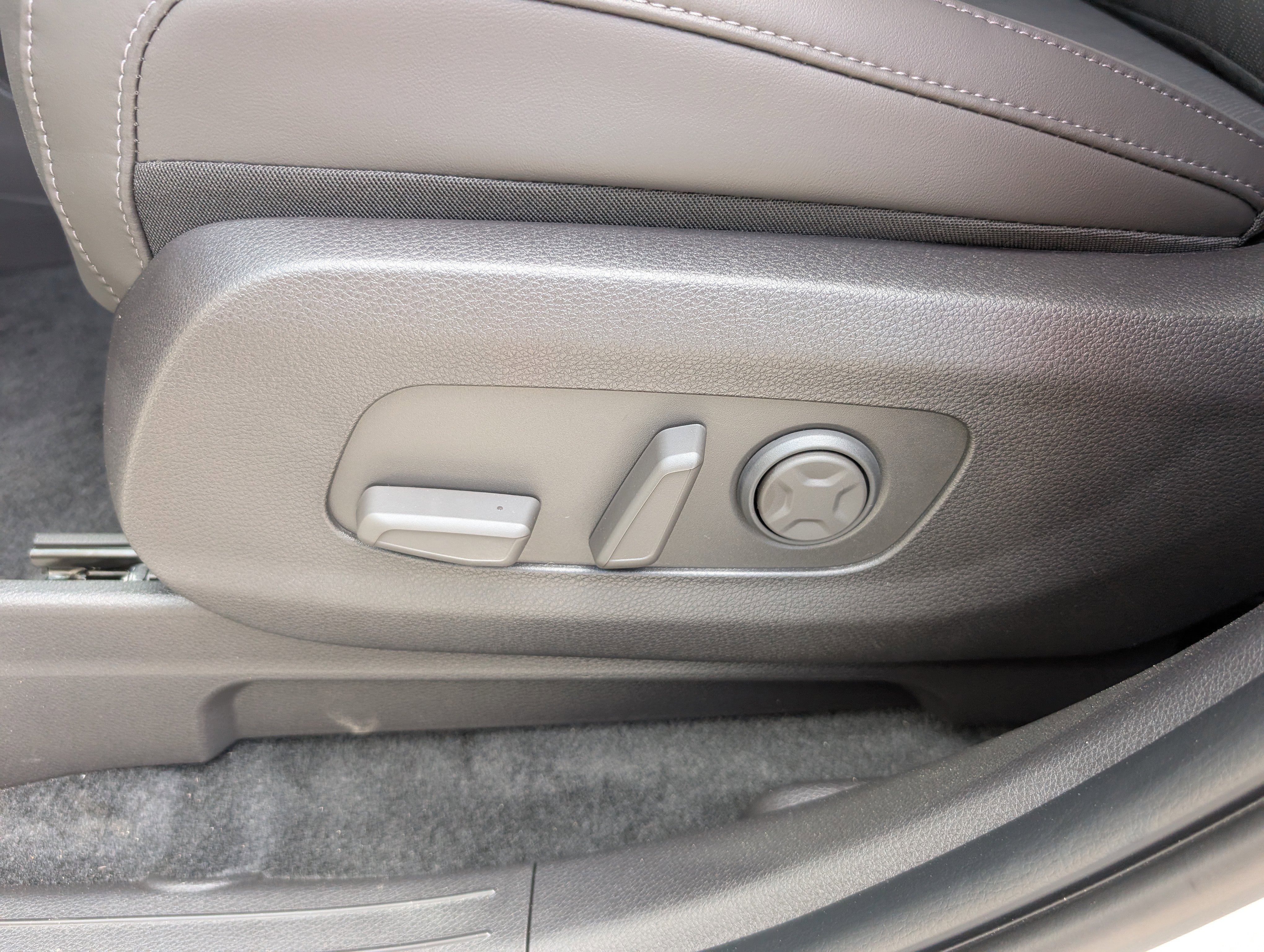 New 2026 Kia Carnival EX image 14