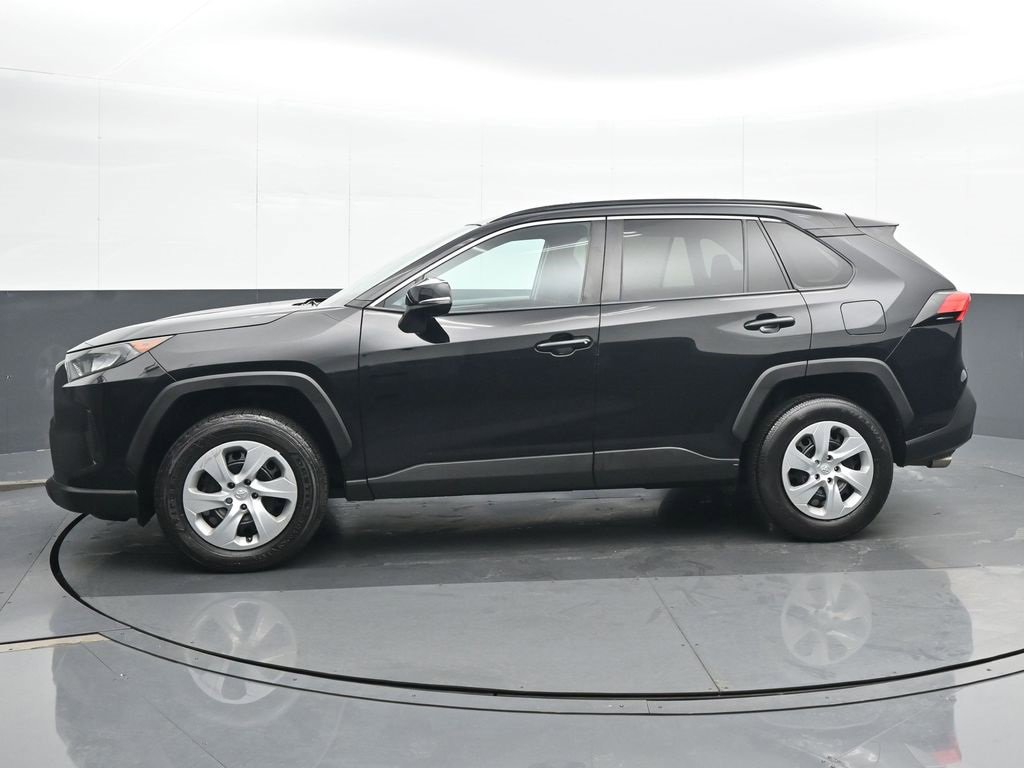 Used 2019 Toyota RAV4 LE image 3
