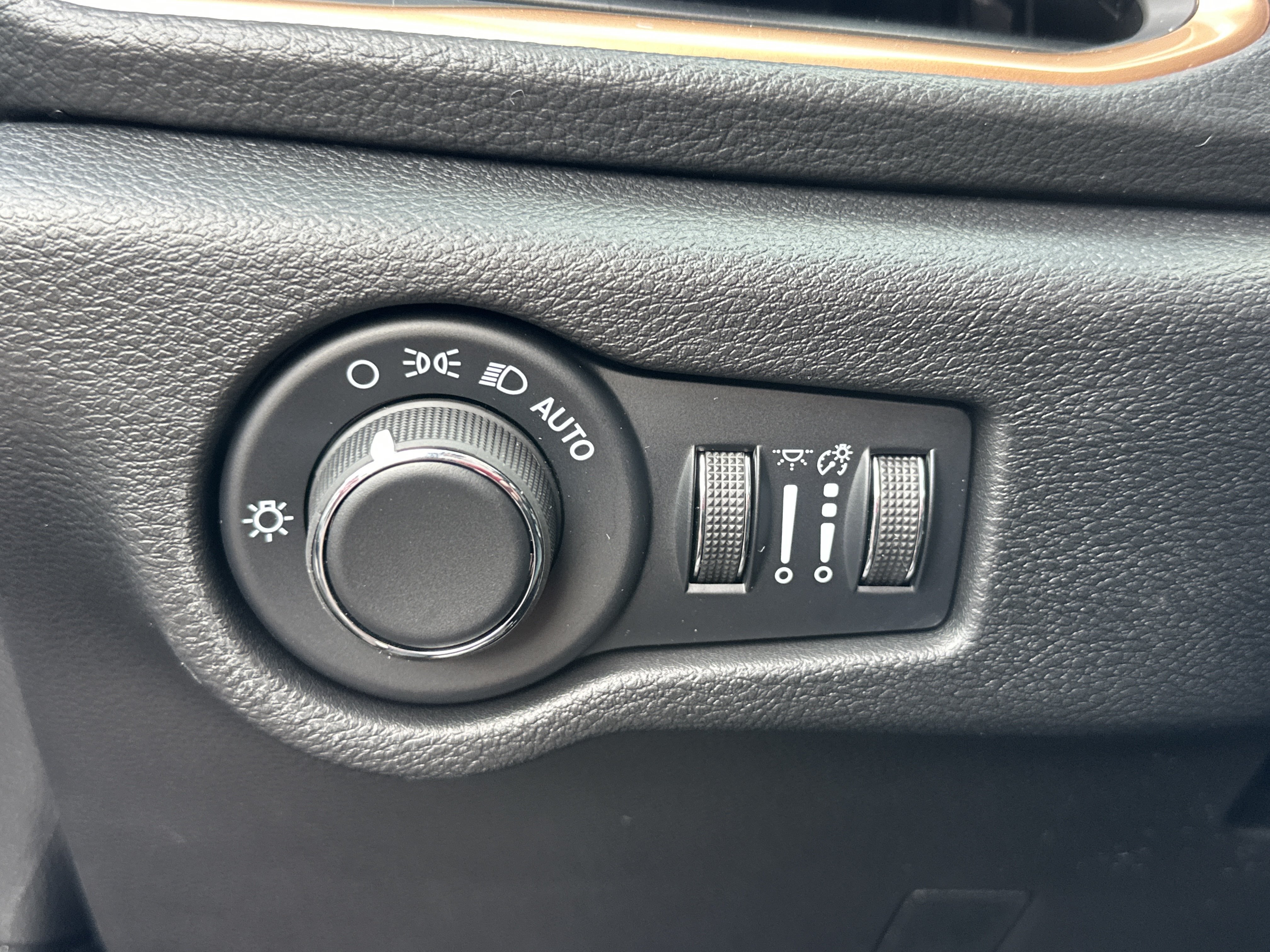 New 2027 Chrysler Pacifica Pinnacle AWD/4WD image 11