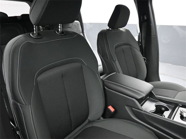 New 2025 Jeep Grand Cherokee L Laredo image 26