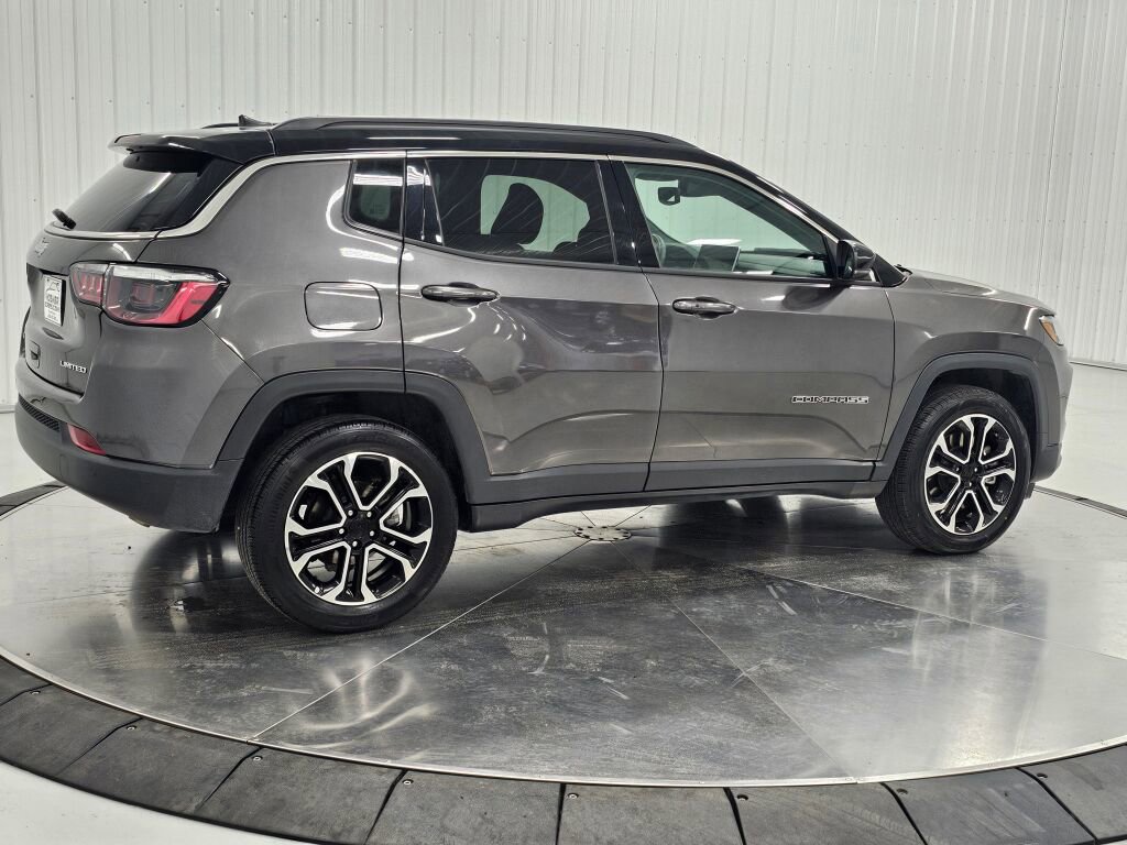 Used 2024 Jeep Compass Limited image 32