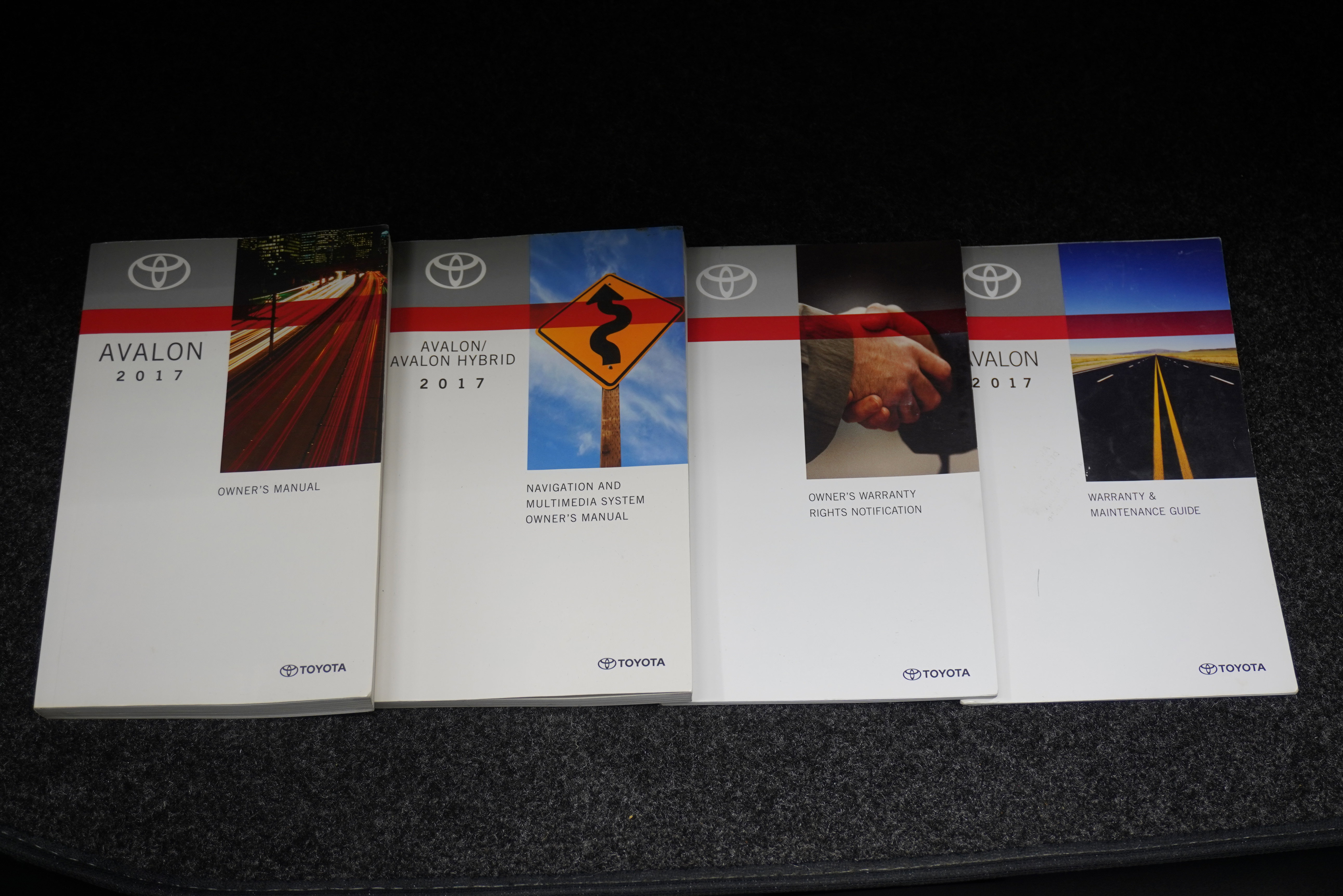 Used 2017 Toyota Avalon XLE image 26