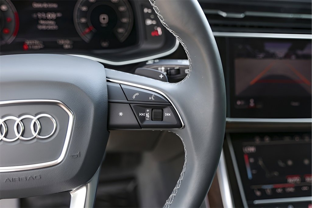 Used 2024 Audi Q8 Prestige image 16