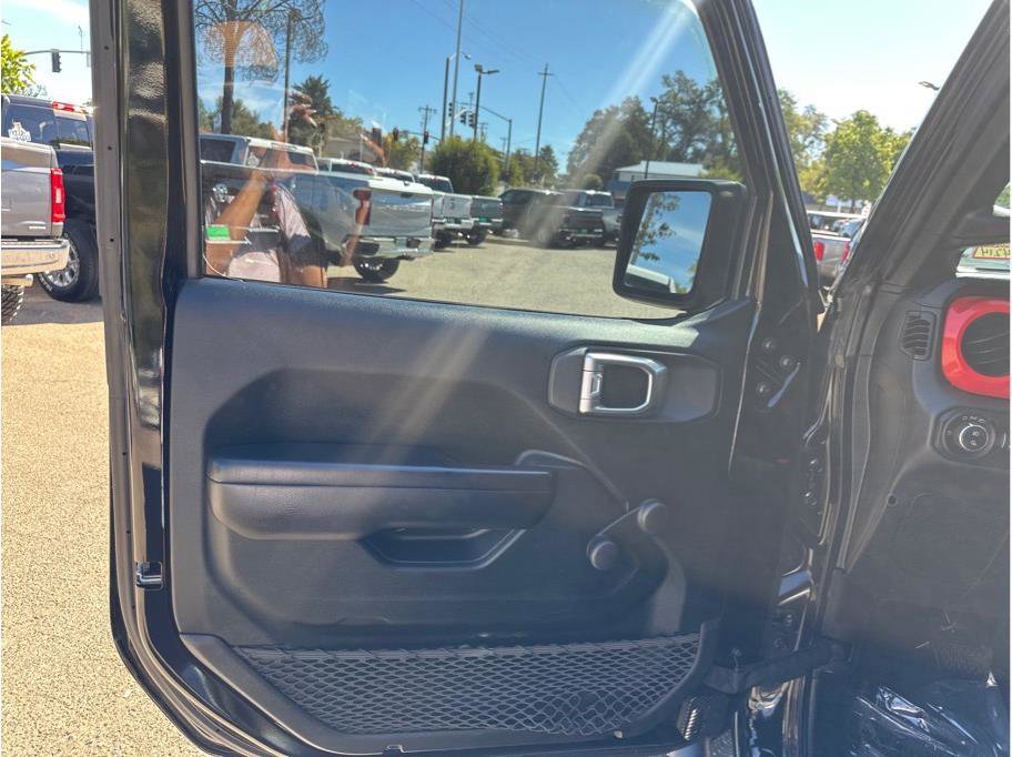 Used 2021 Jeep Gladiator Sport image 15