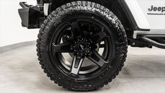 Used 2024 Jeep Wrangler Unlimited Sahara image 35