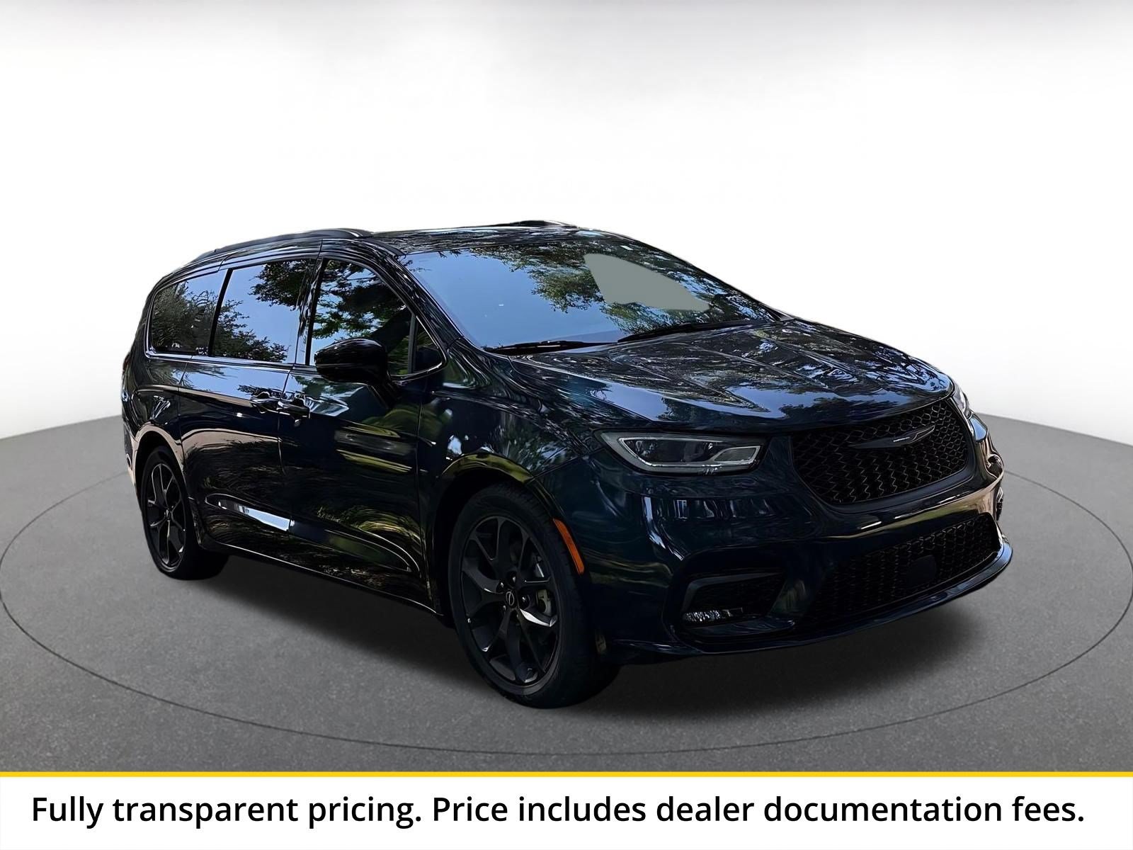 Used 2025 Chrysler Pacifica Limited FWD video 1
