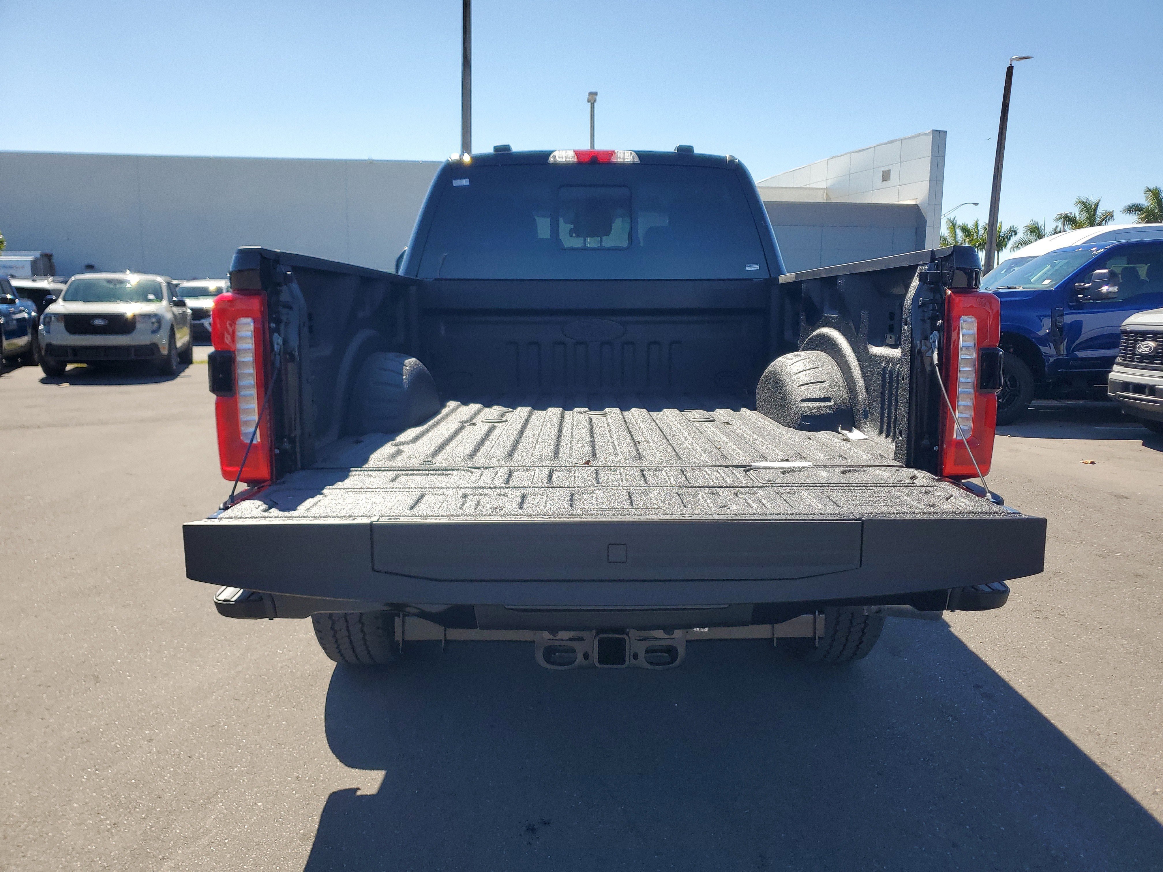 New 2026 Ford F350 Lariat w/ Black Appearance Package AWD/4WD image 9