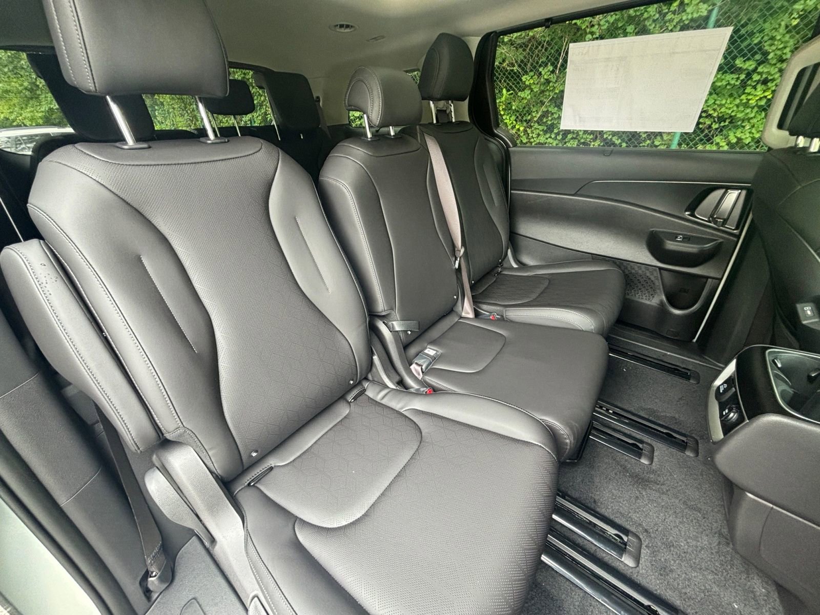 New 2026 Kia Carnival SX w/ SX Dark Edition Package FWD image 18