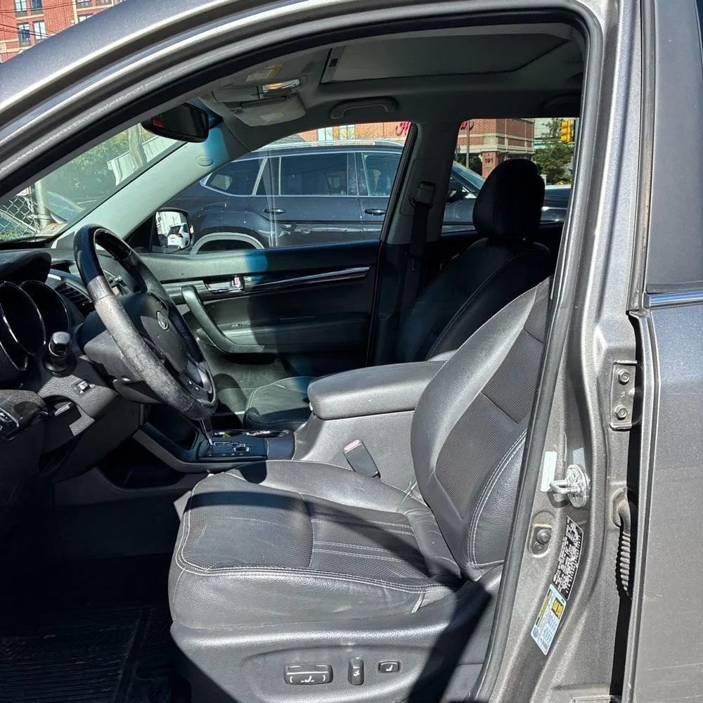 Used 2012 Kia Sorento SX w/ SX Premium Pkg AWD/4WD image 22