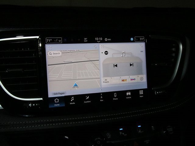 Used 2025 Chrysler Pacifica Limited image 18