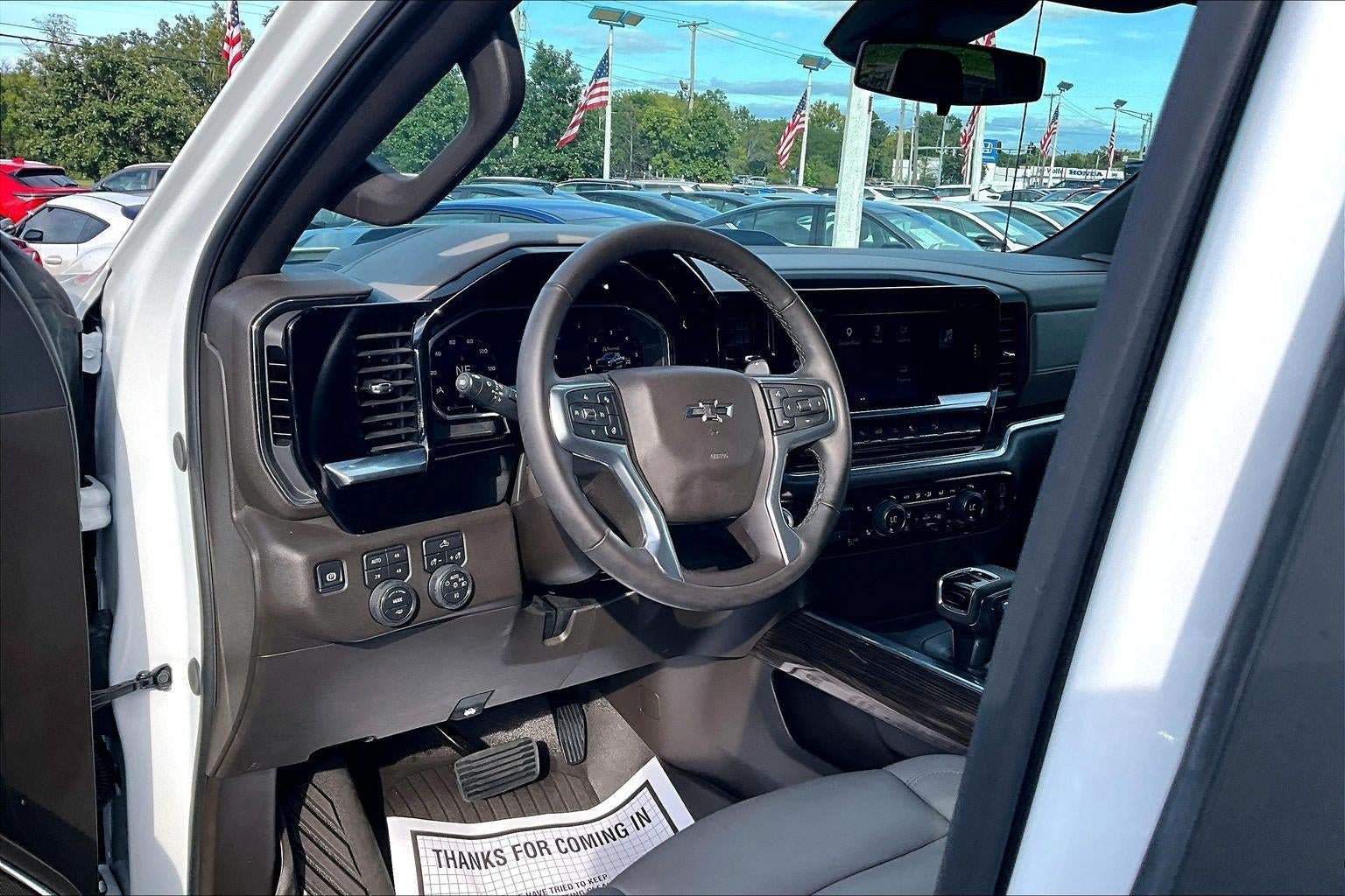 Used 2026 Chevrolet Silverado 1500 LT Trail Boss w/ Convenience Package II AWD/4WD image 12