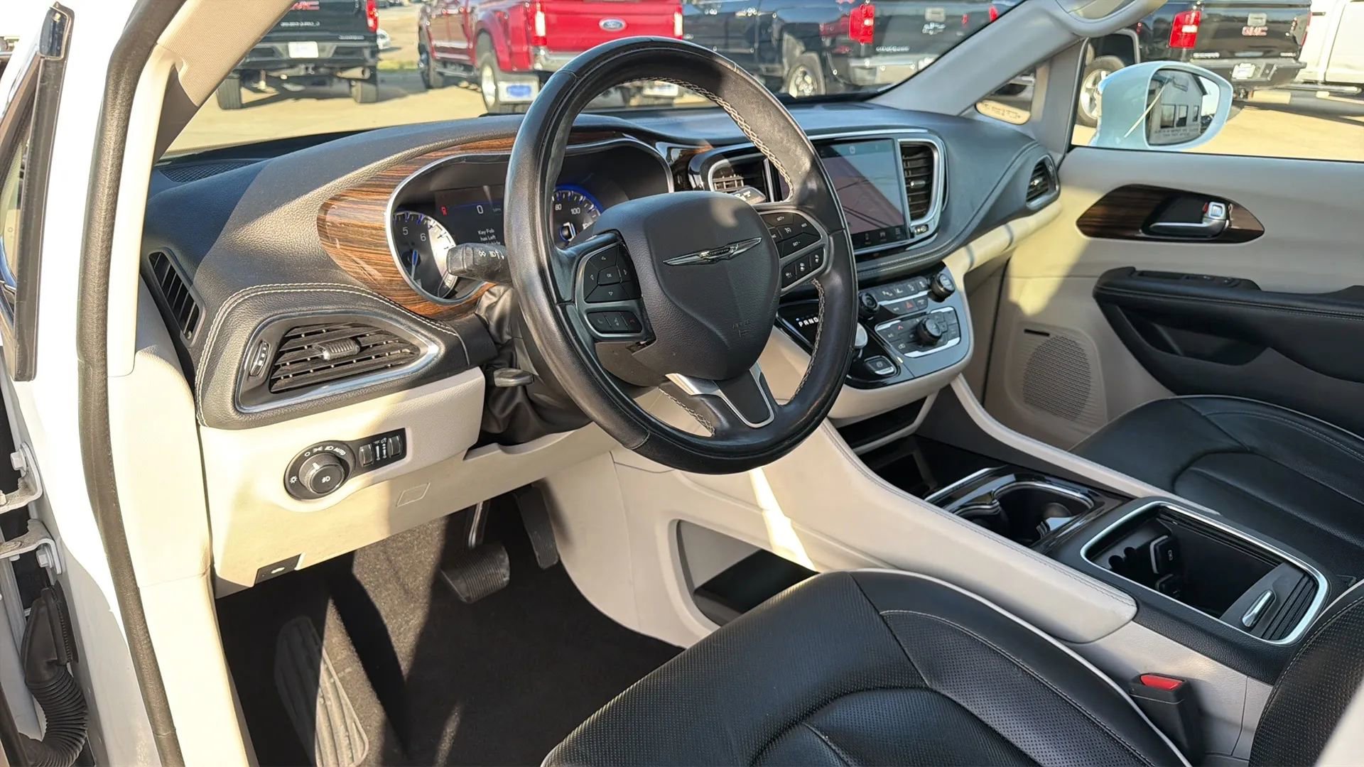 Used 2022 Chrysler Pacifica Limited image 83