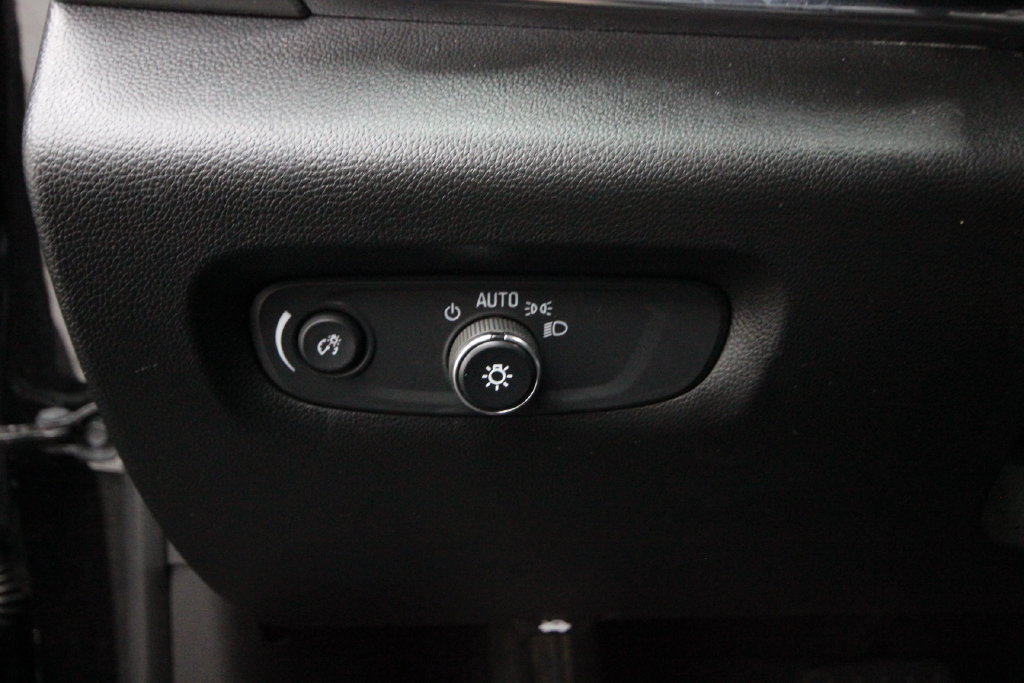 Used 2022 Chevrolet Traverse LT w/ LPO, Floor Liner Package AWD/4WD image 18