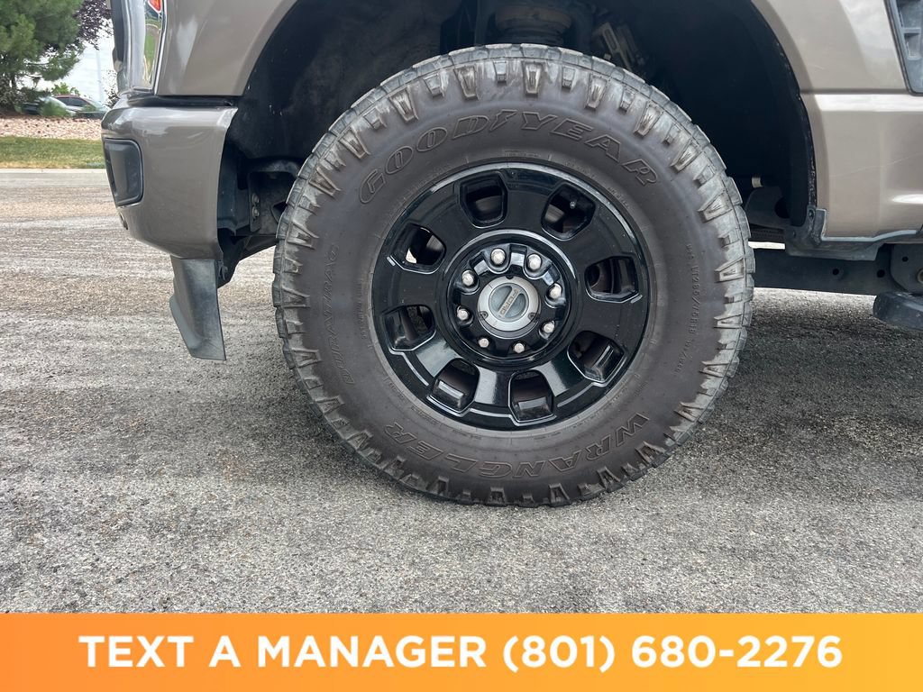 Used 2023 Ford F350 Lariat w/ Lariat Ultimate Package AWD/4WD image 9
