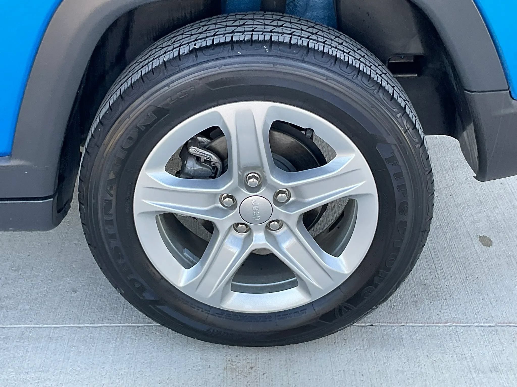 Used 2023 Jeep Compass Sport AWD/4WD image 31